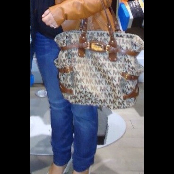 Michael kors(authentic) - Picture 2 of 4