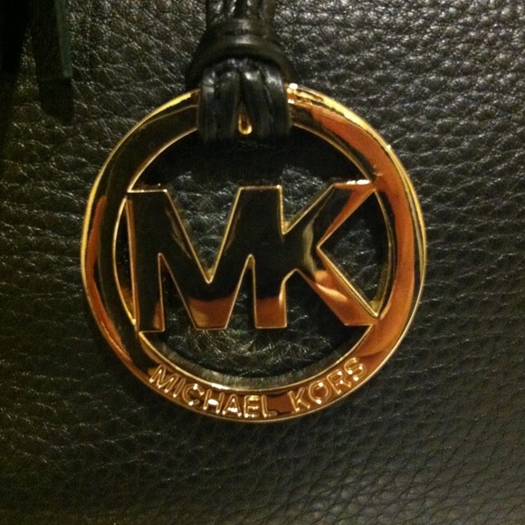 🌟🌟SOLD🌟🌟Michael Kors Hamilton Black Tote - Picture 2 of 4