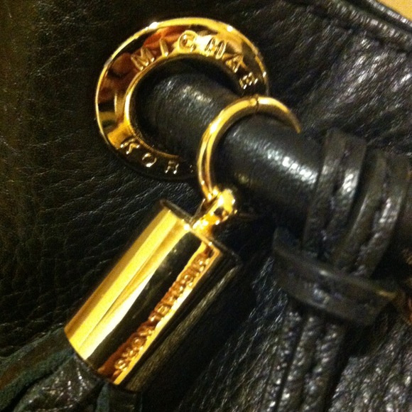 🌟🌟SOLD🌟🌟Michael Kors Hamilton Black Tote - Picture 3 of 4