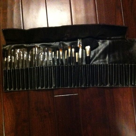 MAC Brushes