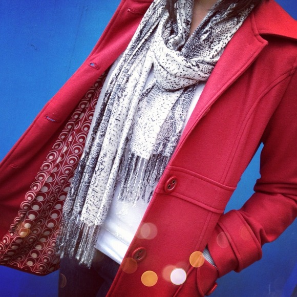 RESERVED Red coat for @haolepinay