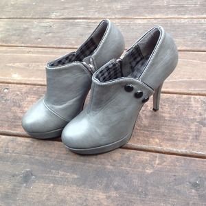 Forever 21 gray booties