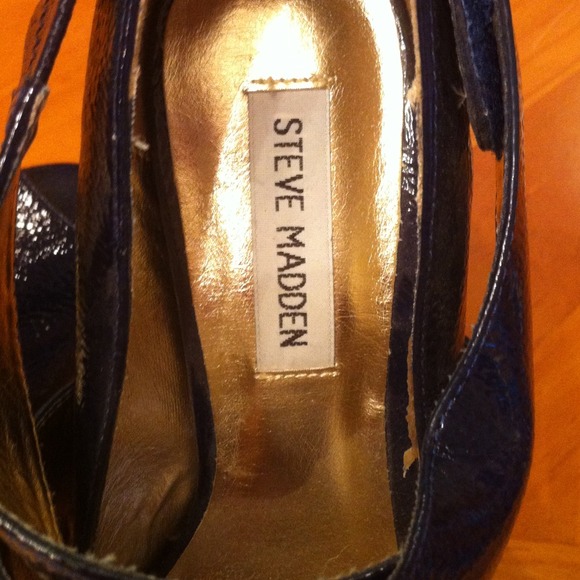 Steve Madden platform pumps. Royal Navy, size 8. - Picture 2 of 3
