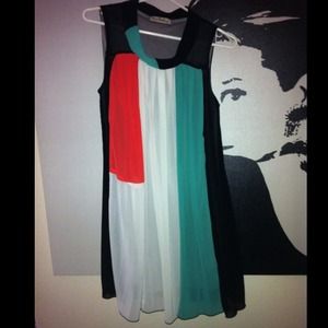 Dresses & Skirts - REDUCED! Geometric pleated dress Dresses & Skirts - REDUCED! Geometric pleated dress