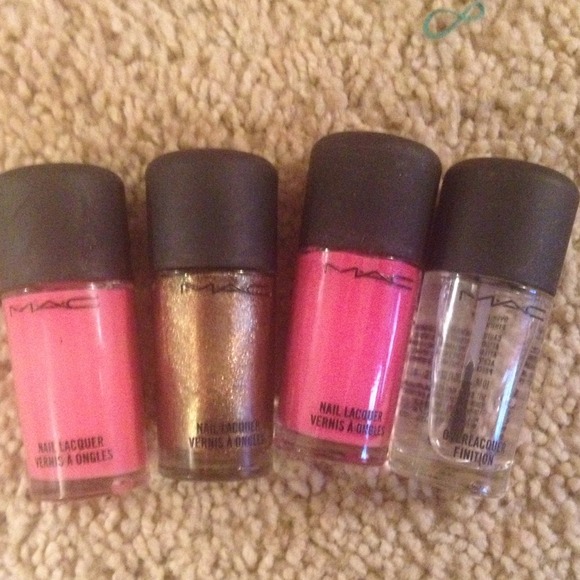 Mac nail polish bundle !reserved @gizzmomma