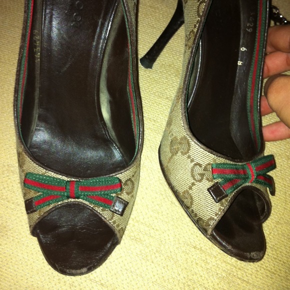 Not available 🚫 Authentic Monogram Gucci Heels - Picture 2 of 4