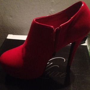 These red ankle boots are smokin HOT!