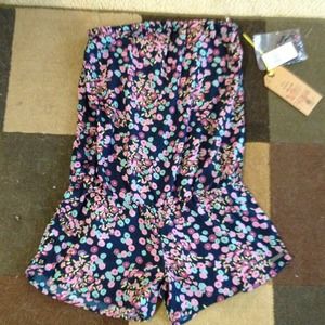 ❌SOLD!❌ Billabong tube top floral romper.