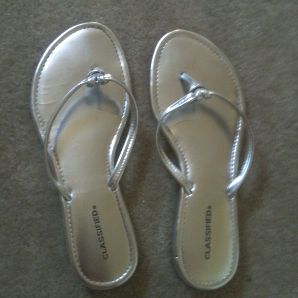 Classified silver sandals