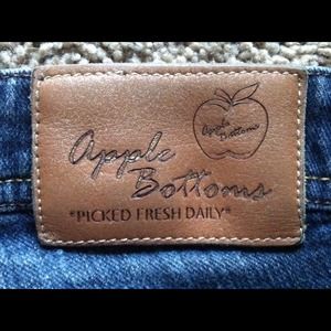 Apple bottoms