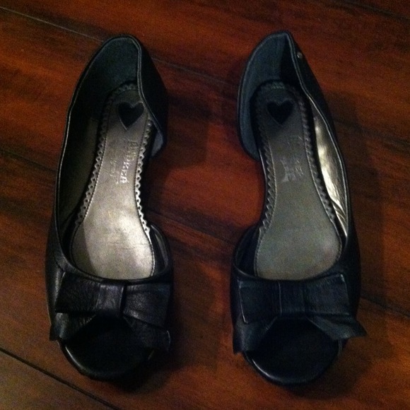 Black peep toe flats. Reserved @mamathayer