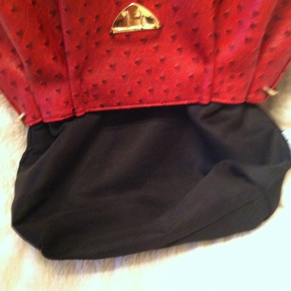 Gorgeous red bag - Picture 4 of 4