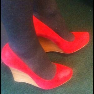 Red Ann Taylor platform wedges. Size 10