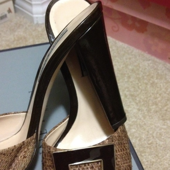 Anne Klein Slides - Picture 3 of 3