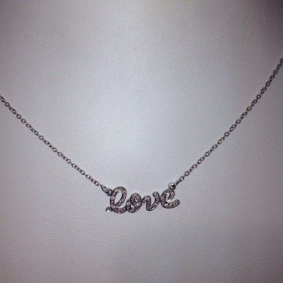 14 KT white gold as seen in house wife's of NJ 💎 - Picture 2 of 5