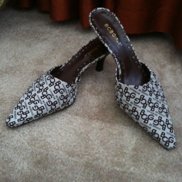 BCBG slides size 7 1/2M