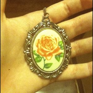 Adorable Vintage Rose Necklace