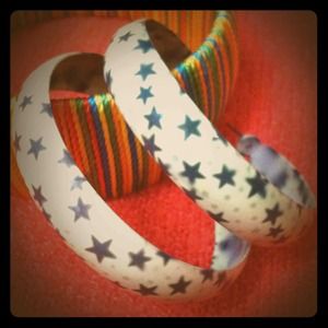 💋Reserved for @steffyphoo17 Adorable  earrings