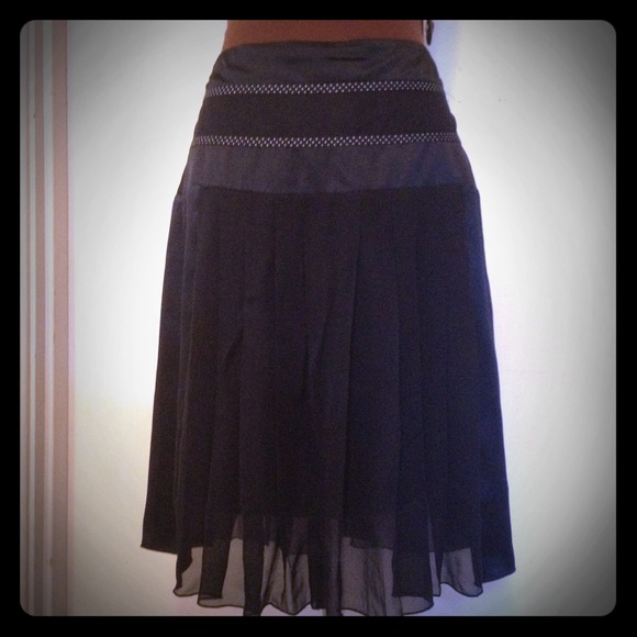 SOLD !!! Black pleated chiffon silk knee length