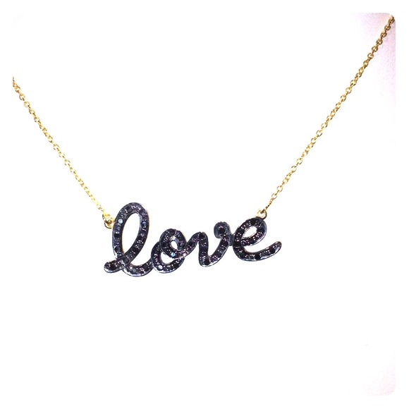 Love neckless like the one Theresa from house wife