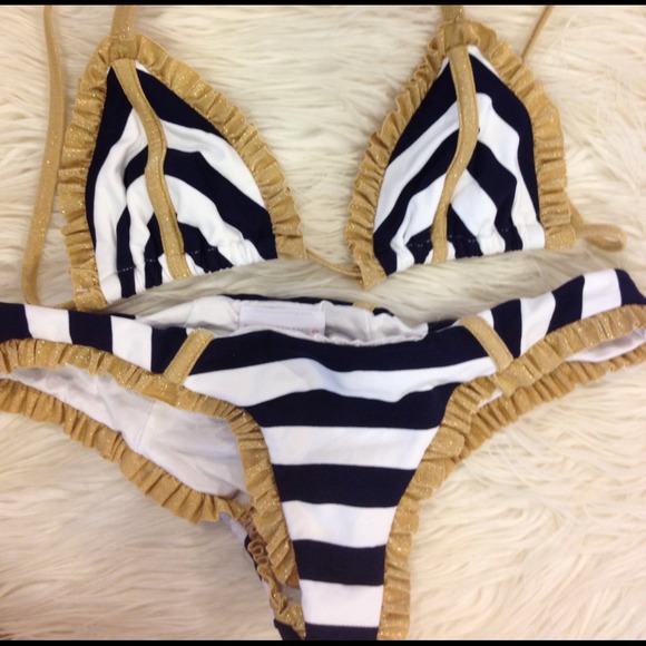 ❌SOLD❌ XS Kardashians Beach Bunny Swimwear