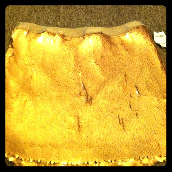 gold sequin skirt