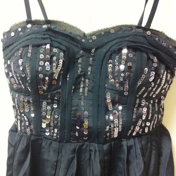 Brand New w/ Tag✨✨SwEEtHeart Sparkle DreSS✨