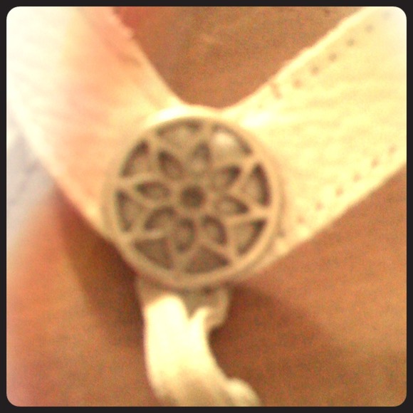 *Reserved*@brandi1202 Medallion flops