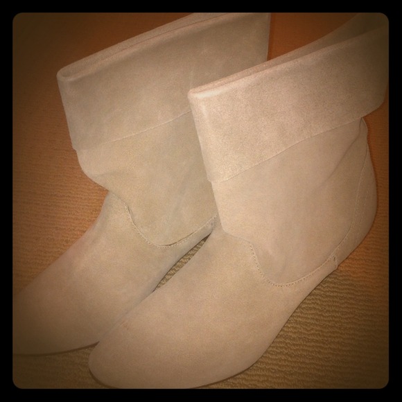 SOLD!Tan Suede Ankle Boots