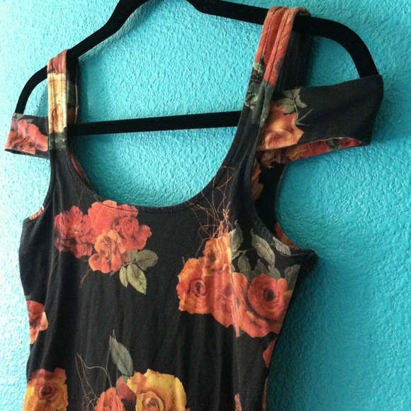 Insight 90s roses floral body con dress - Picture 2 of 4