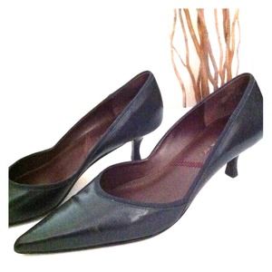 Elie Tahari Shoes - Tahari KiTTen Heels Elie Tahari Shoes - Tahari KiTTen Heels