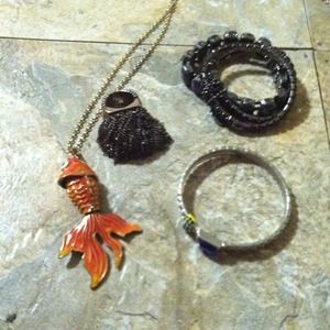 Lot of 4 Steve madden jewelry