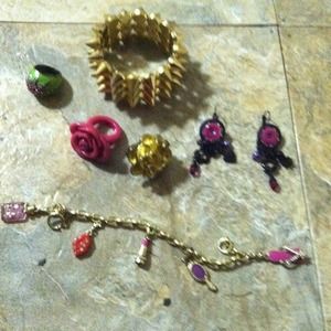 Lot of 6 pieces fashion jewelry