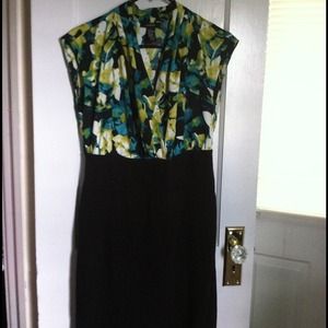 Beautiful professional but fun alfani size 6 dress