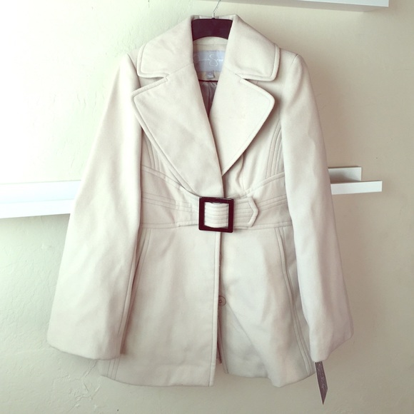 Jessica Simpson belted coat