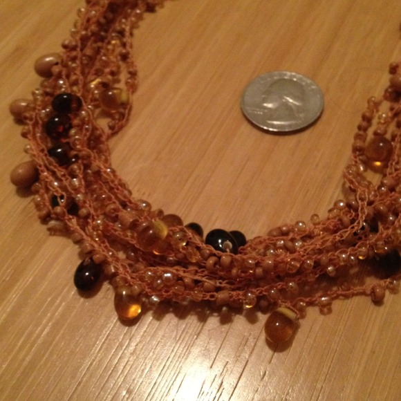 SOLD in separate bundle: Beaded peach necklace - Picture 2 of 3