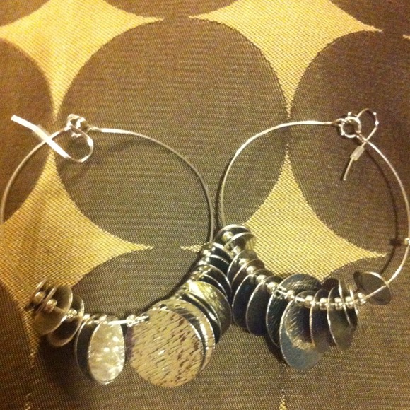 3  new pair of fashion earrings - Picture 4 of 4