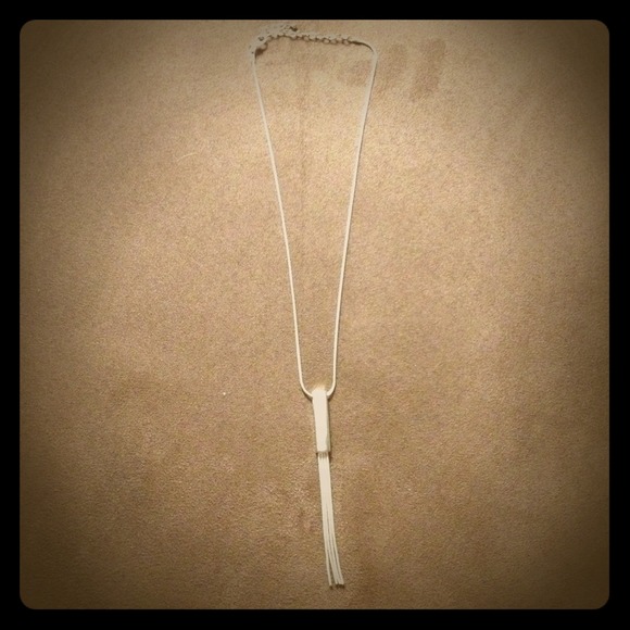 Silver dangle necklace