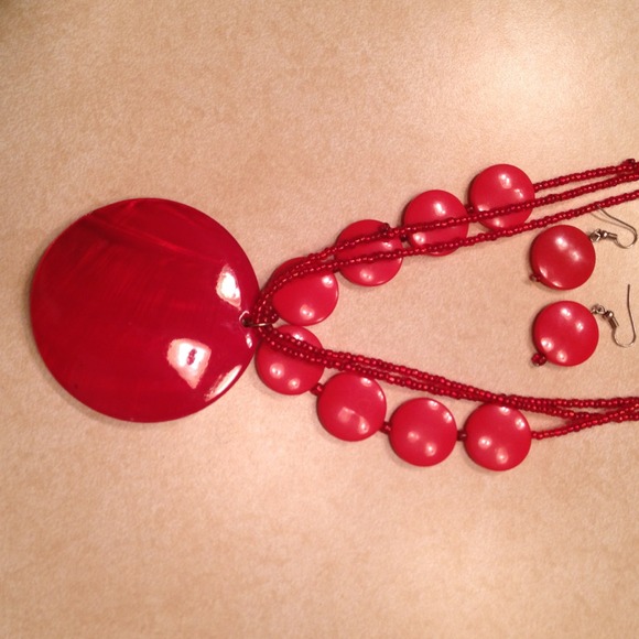 REDUCED Red necklace set - Picture 2 of 2