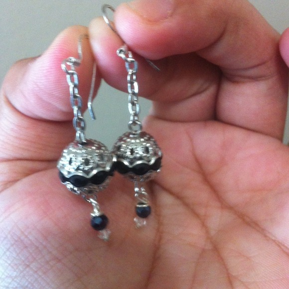 Handmade black bead set - Picture 3 of 4