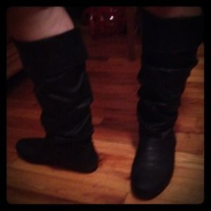 ***Brand New*** Black slouchy flat boots