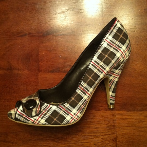 Brown plaid heels