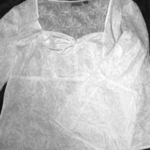 Reduced!!  top white with embroidered detail