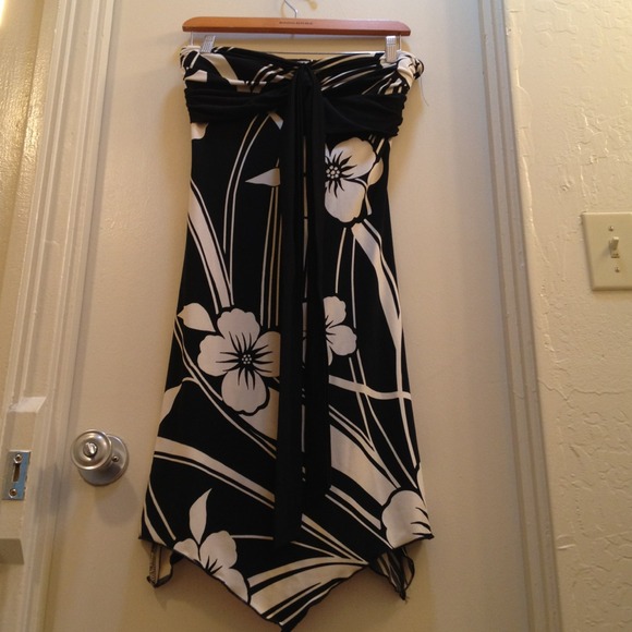 Halter top, black/off white Hawaiian flower dress.