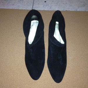 Nine West Suede booties