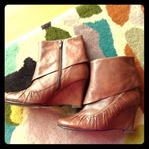 Wedge bootie