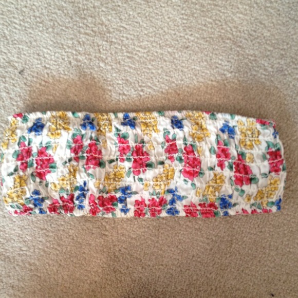 ❌SOLD❌NWOT Floral bandeau!