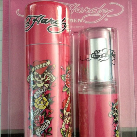 Reserved for @kittykeiraxo Ed Hardy Hearts&Daggers