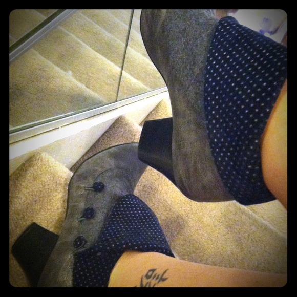Reserved!! Pink, grey and blue grannie booties