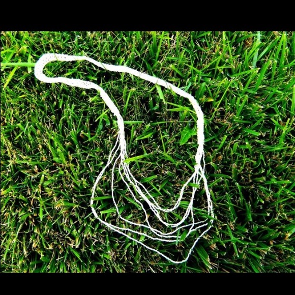 Fine sparkling white beaded necklace. - Picture 1 of 4